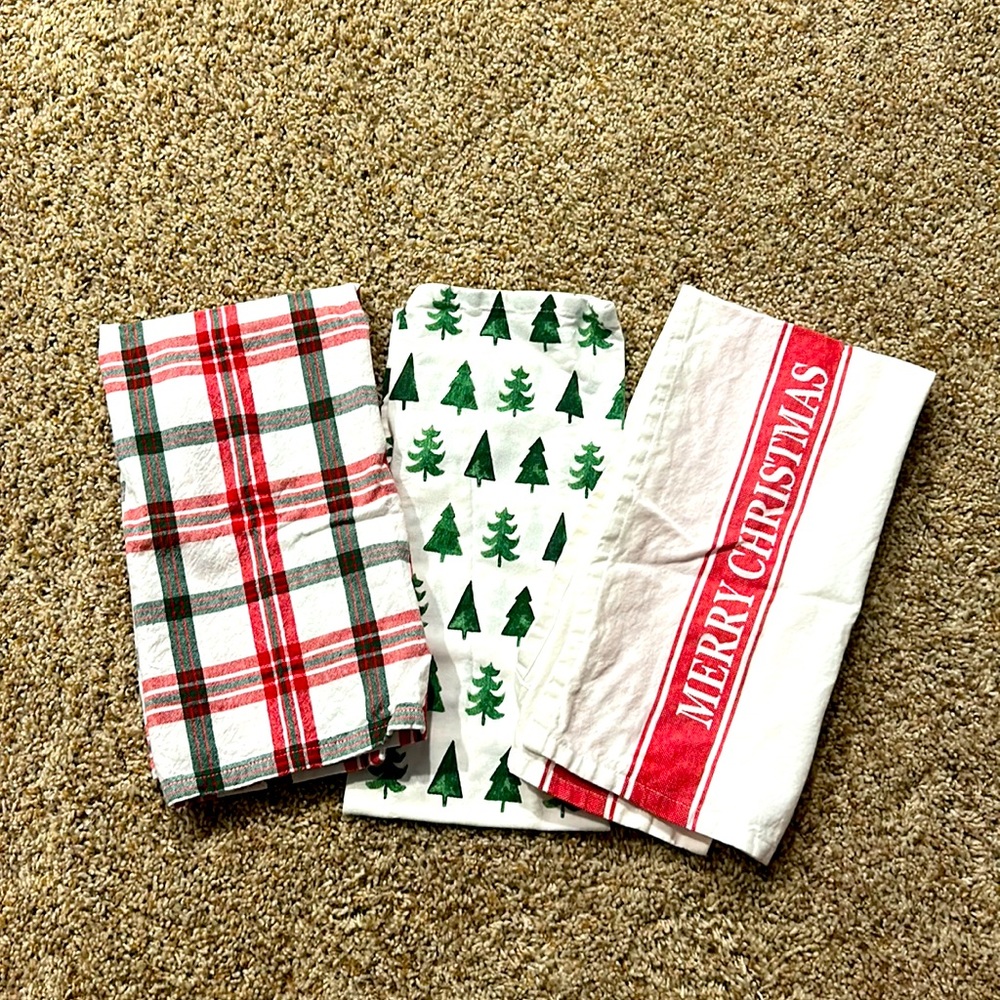 Sur la table tea towels